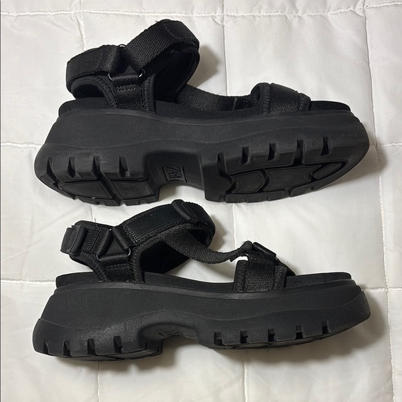 Zara Black Sport Lug Heel Sandals - Picture 5 of 9